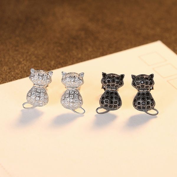 Nuovo design del marchio Cute Cat s925 Orecchini a bottone in argento Moda dolce donna Orecchini in zircone bianco nero Regalo di gioielli squisiti