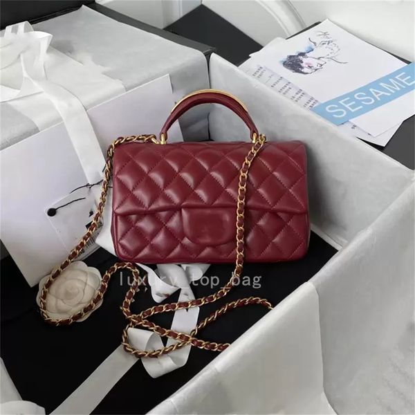 Tasarımcı Yeni Kadın Omuz Çantaları Bayanlar Crossbody Luxury 23SS Metal Mini Çanta Klasik Moda Marka Koyun Dinini İsim Çantaları