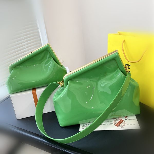 Helllackierte Damen-Abendtaschen aus Leder, übergroße Handtaschen mit Buchstaben-Haspel, Umhängetaschen in Bonbonfarben