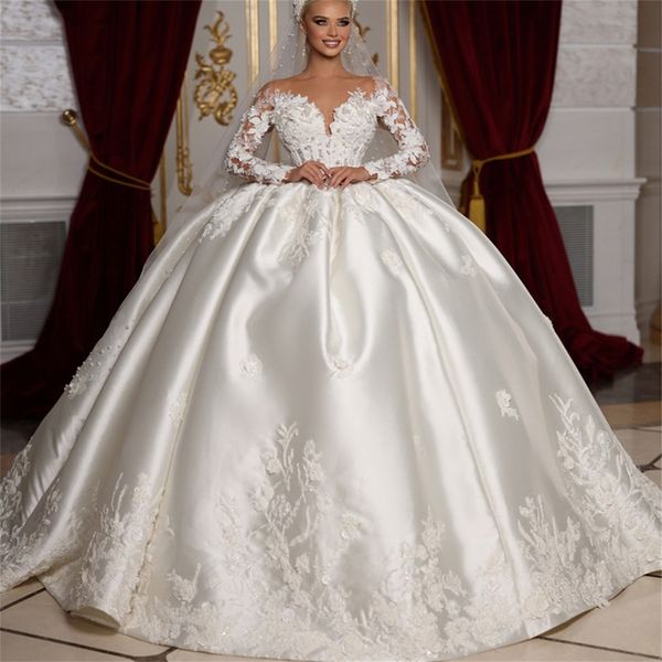 Abiti da sposa di lusso con scollo a cuore Sweetheart maniche lunghe in raso Candidati a vita alta Abito da corte con bordo decorativo in pizzo Abito da sposa su misura Abiti da sposa