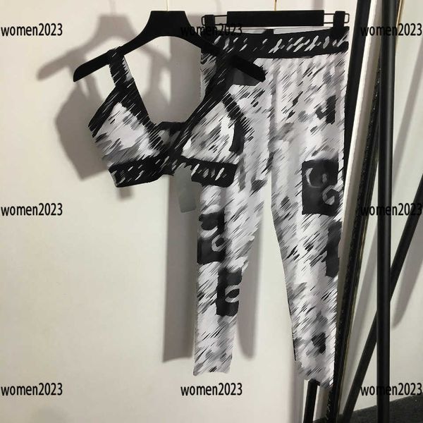 Designer-Kleidungs-Trainingsanzug für Damen, Sportbekleidung, enger Yoga-Anzug, kostenloser Versand, 2 Stück, BH-Träger, Unterwäsche und Leggings, Größe S-XL, Neuankömmling im 13. März