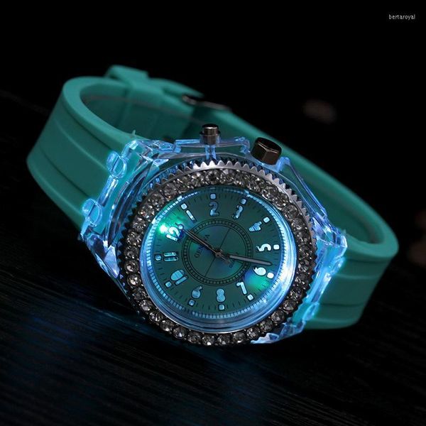 Relógios de ladrinhos de luminosa homens luminosos homens esportes 7 cores flash quartz relógios Relógios masculinowristwatches bert22