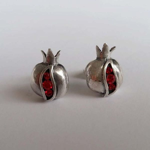 Brincos de garanhão Jóias de pedra vermelha de romã para mulheres Vintage Personalizada Feminino Piercing Ear Studs Acessórios