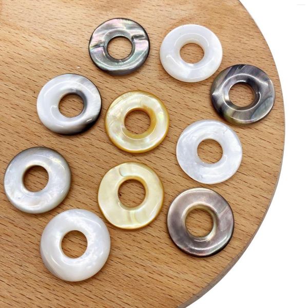 Colares pendentes 1pc 20mm tamanho de donut em forma de anel natural pingentes de casca marinha 3 cores para escolha de colar brincalhões de colar