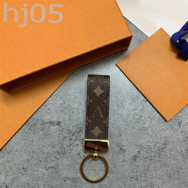 Dragonne Luxury Keychain Fashion Leather Keyring Letra checked casual simples clássico metal cartão de carrinho de carteira Chain Chain simples delicado pj047 q2