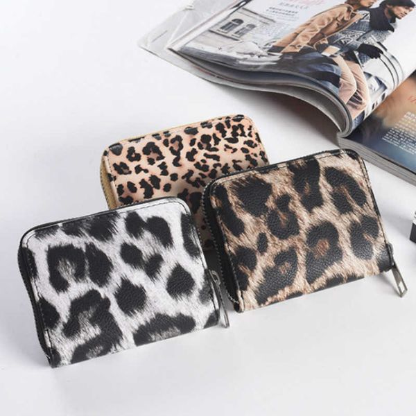 Portafogli 2022 Nuove donne di moda Portafoglio piccolo carino corto in pelle Pu Portafogli con cerniera Portamonete con stampa animalier leopardato Zip intorno G230308