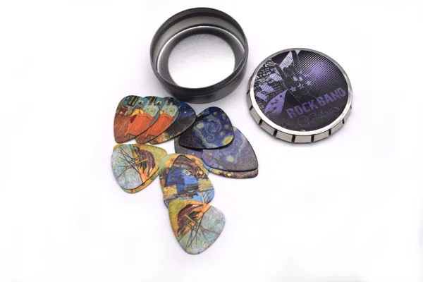 12pcs 0,71mm de guitarra compactada Two Side World Famous Pintura Musical Plectrums Great Tin Box