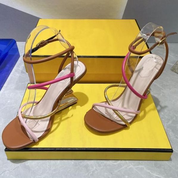 As sandálias de Roma mais recentes de alta qualidade de metal anormal salto genuíno de couro estreito sapatos de vestido designer de moda de 9,5 cm de altura sandália feminina de tamanho grande