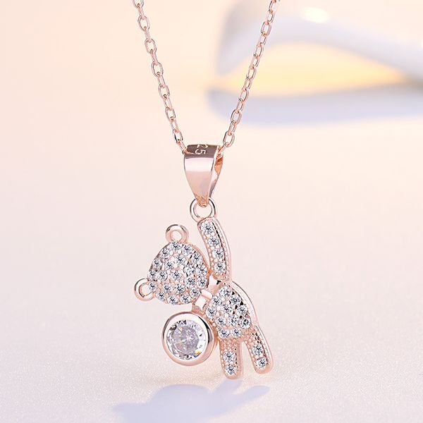 Collana con orso a forma di stella con borchie Collana con ciondolo a forma di clavicola femminile in stile di minoranza di lusso leggero con borchie