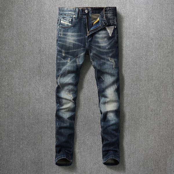 Jeans masculinos Moda de moda italiana Homem de alta qualidade Azul retro Slim Fit Ripped Borderys Patch Designer Vintage calças de jeans vintage