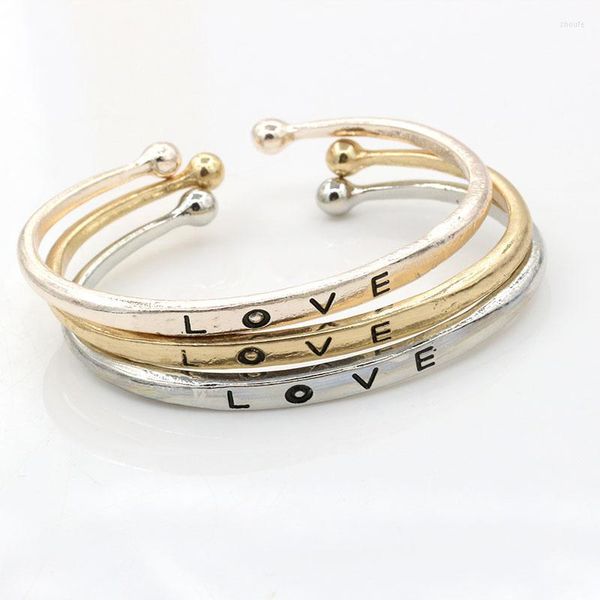 Bracciale rigido da donna Braccialetti con lettera Braccialetti con amore Braccialetti da donna Gioielli fatti a mano per coppie Moda trendy color argento Regalo per ragazza in metallo