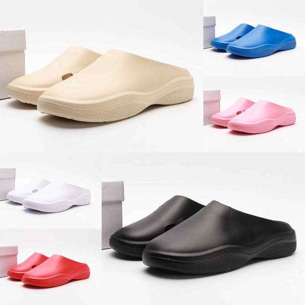 Kadın Erkekler Sandalet Lüks Tasarımcı Ayakkabı Kadınlar Erkek Terlik Moda Sandal PVC Loafers Yüksek kaliteli üçgen logo dış mekan boş zaman sandale