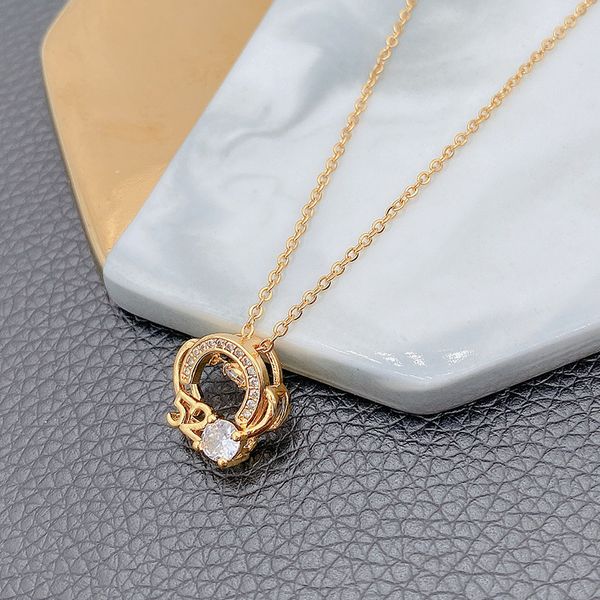 Collana di moda di alta qualità Collana con ciondolo con inserto di diamanti digitali Collana di lusso bellissima per accessori di gioielli da donna Regalo di nozze