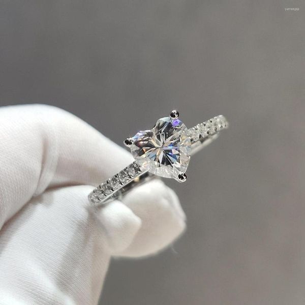 Кластерные кольца inbeaut real 18k белого золота Отличное разрешение 1 ct d color pass diamond test heart moissanite свадебное кольцо Valtentines подарок