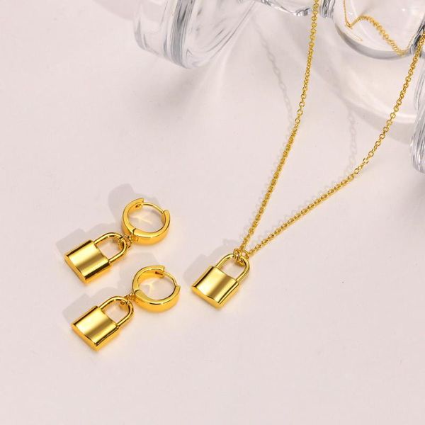 Orecchini a cerchio Collana con pendente a forma di ciondolo placcato in oro 18 carati per le donne in accessori per le orecchie con lucchetto alla moda