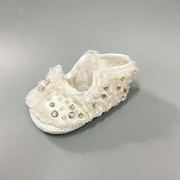 First Walkers Dollbling Diamond Flower Lace Prewalker White Ribbon Tight Mouth Soft Bottom Cotton Girls'Walking Shoes Birthday Party Taufe 230323