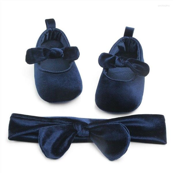 Primi camminatori Born Infant Baby Girl Bowknot Scarpe da culla in velluto Gradini in tinta unita carini Suola morbida antiscivolo Prewalker Set fascia per capelli