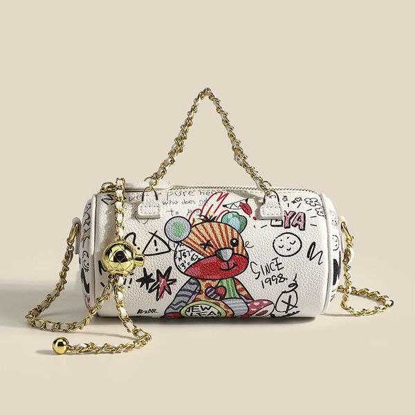 Umhängetaschen Little Bear Graffiti Unterarm Zylindrisch Damen Kette One Crossbody Hohe Kapazität Premium Feel Kissen 230323