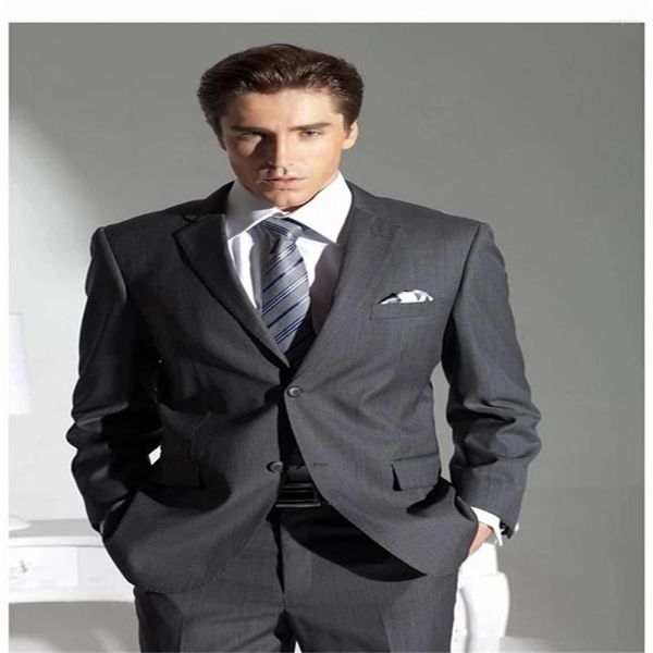 Abiti da uomo Risvolto con tacca Grigio Fibbia a due bottoni Moda formale da uomo di alta qualità personalizzato Vestibilità western 2 pezzi (giacca, pantaloni e cravatta)