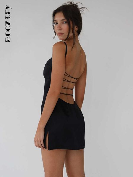 Abiti casual BoozRey Sexy ritaglio senza spalline Backless Nero Sling A-Line Dress Donna Estate 2022 Satin Beach Party Mini abiti per le donne P230322