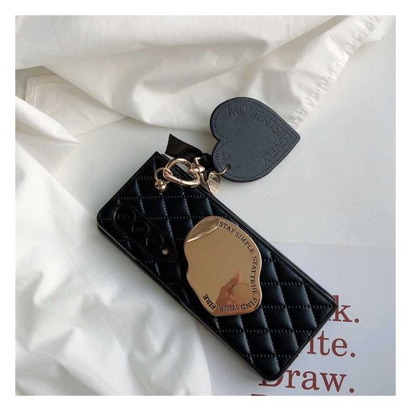 Случаи по сотовым телефонам роскошные кожаные телефоны Pu для Samsung Galaxy Z Fold 4 3 Case Cute Love Heart Penden Cracket Z0324