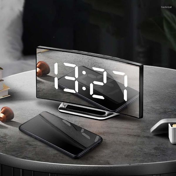 Bilek saatleri kavisli ekran LED ayna bir larm saat ev mobilyaları elektronik saat dijital masa yatak odası dekorasyon masaüstü araba