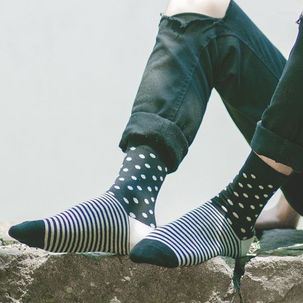 Herrensocken Herrenankunft Hochwertige gekämmte Baumwolle Herren Polka Dot Streifen Glückliche Farbe Marke Designer Casual Neuheit Kleid