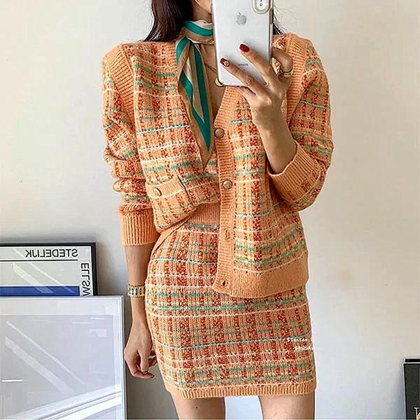 Zweiteiliges Kleid 2 Stück Frühling Herbst Strickjacke gestrickt koreanischen Stil Pullover Tops Orange Plaid lose Pullover und Röcke Anzüge Sets SY047 230324