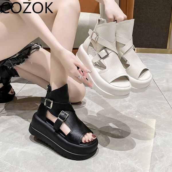 Sandálias sandálias Mulheres verão 2023 dedo redondo de pé aberto designer plana casual sandália de cunha com plataforma com zíper branco sapatos femininos z0325