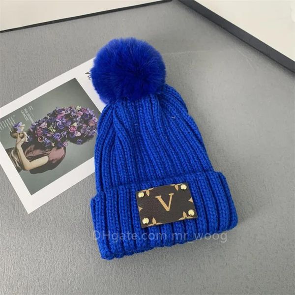2023 Designer Fluffy bean cap Donna uomo berretto teschio di lusso berretto lavorato a maglia moda cappello di lana inverno all'aperto berretto da neve peloso 5A qualità