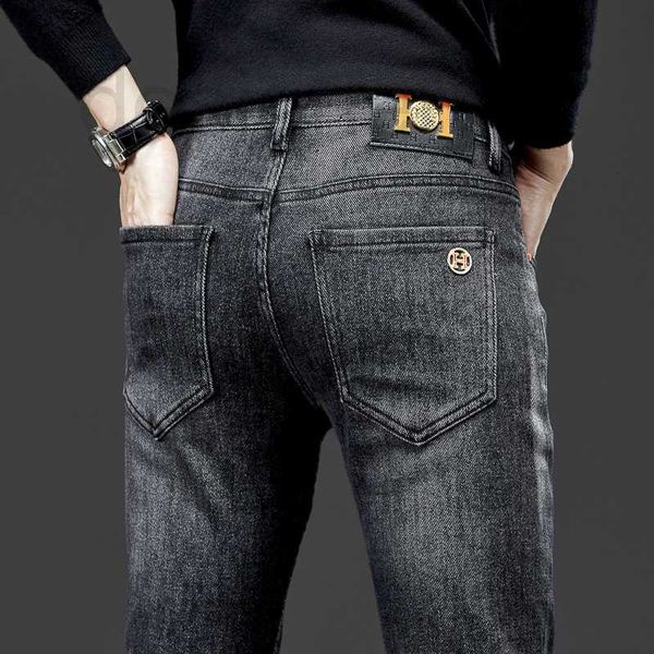 Мужские джинсы Дизайнер сосредоточен на крупных брендах высоких темно-серых джинсов, мужских эластичных стройных брюк, толстые товары TQOQ