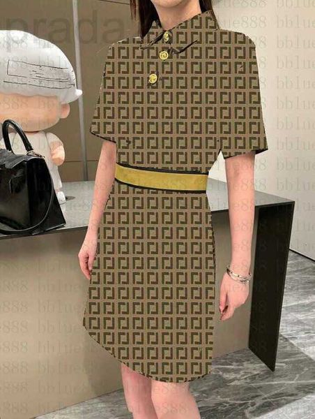 Designer-Laufstegkleider: Kurzärmliges Damenkleid mit kleinem Revers und aufgedruckter Buchstabenverzierung an der Taille, zwei Farben und drei Größen SML212 TPAX