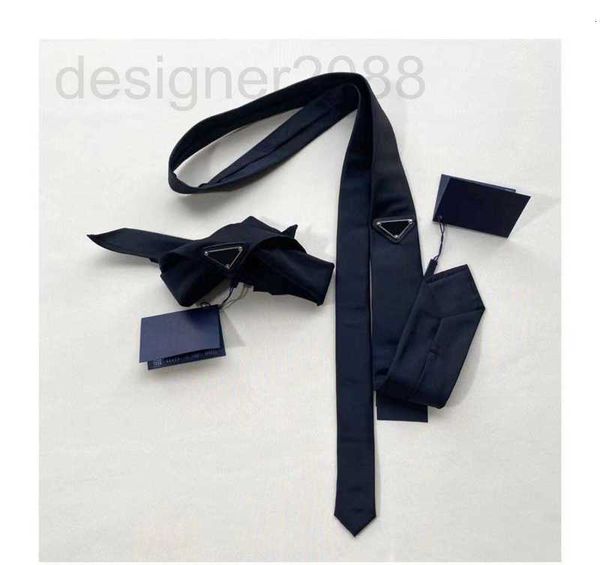 Pescoço gravata designer unissex masculino de luxo de luxo de luxo masculino de pulseira hip hop de cinco pontas bordando triangular metal crachado triangular i2jc