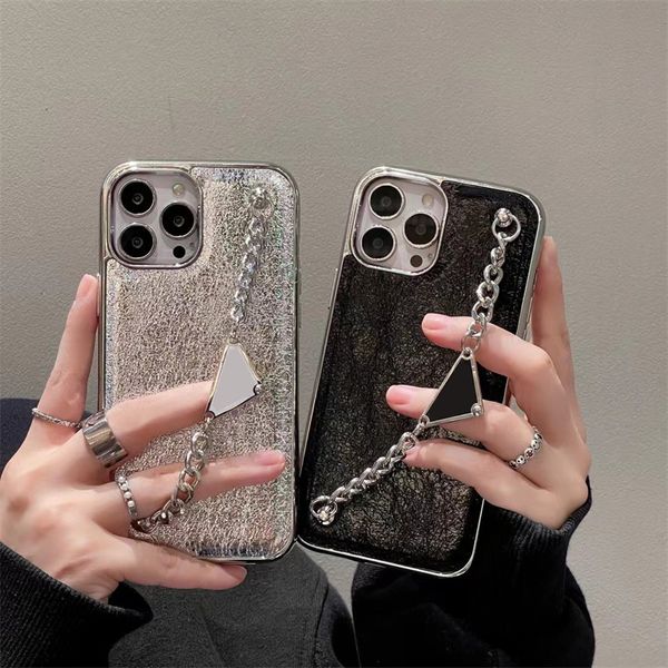 Estojo de telefone feminino de nicho fashion, cadeia de designer, alça de pulso, padrão crackle, casca macia anti-queda, capa protetora para celular totalmente embrulhada