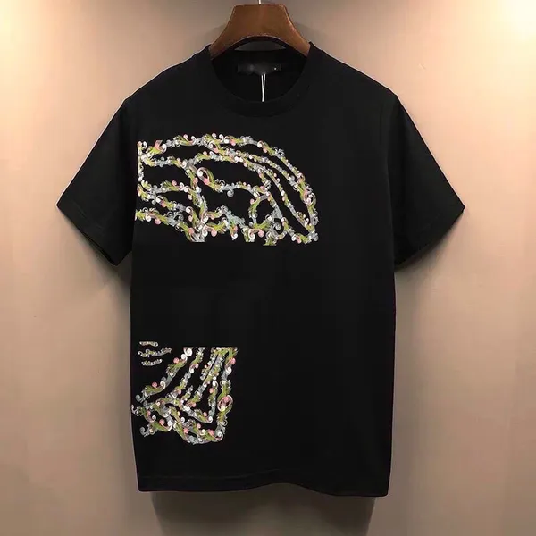 Yeni Erkek Stilist Tişört Erkekler Giyim 3D Yaz Tshirt Hip-Hop Kadınlar Kısa Kollu Luxurys Tasarımcı Giysileri Lady Rahat M-4XL