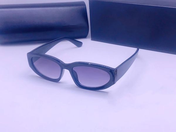 2023 Projeto de óculos de sol para mulheres Luxo de luxo Moda Os óculos de sol UV Protection Square Men de alta qualidade vem com o pacote 22059