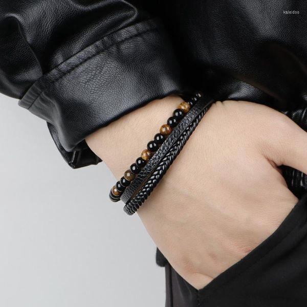 Charm-Armbänder 2023 trendige Menschen kreative Explosionsmodelle einfaches Leder geflochtene Perlen Herrenarmband Modetrend-Nische