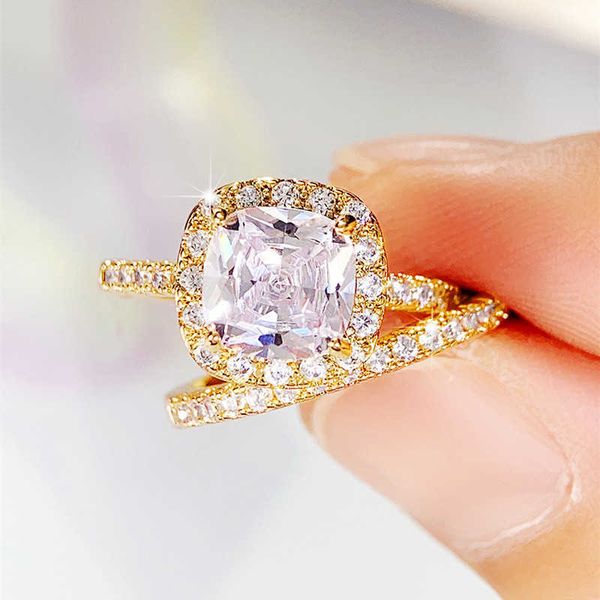 Anéis de banda Huitan Classic Design 2pcs Conjunto de anéis para mulheres acessórios de casamento de noivado Elegante formato de almofada de zircão cúbico Jóias de luxo G230327