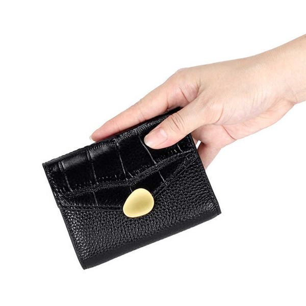 Brieftaschen 2022 Neue 100% Echtes Kuh Leder Dreifach Gefaltete Brieftasche Damen Elegante Unregelmäßige Metallknopf Kurze Geldbörse Mode Geschenk für Frauen G230327