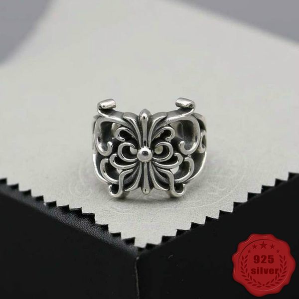 A103 S925 Sterling Silver Ring Fashion Retro Personalidade Cutout Butterfly Hip Hop Letter Red Jóias versáteis de estilo punk