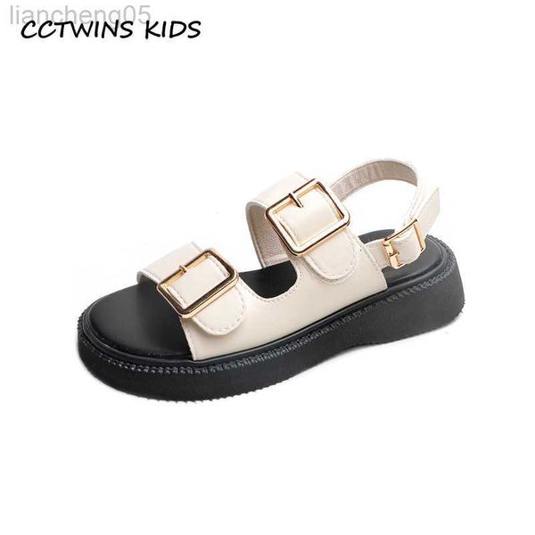 Sandalen Jungen Sandalen 2022 Sommermädchen Schuhe Kinder Mode Strand Sandalen Kinder Casual Brand Flats Rome Metal Weiß dicke Sohle Plattform W0327