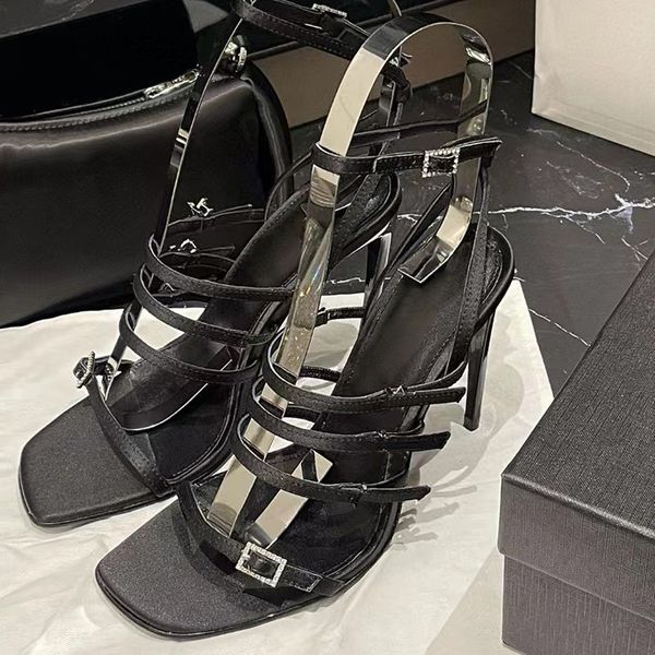 sandálias de dedo quadrado imitação fivela de cristal sapatos de salto alto de renda com três enfeites de renda letras de cristal decorativas sapatos de estilete Sapatos de grife