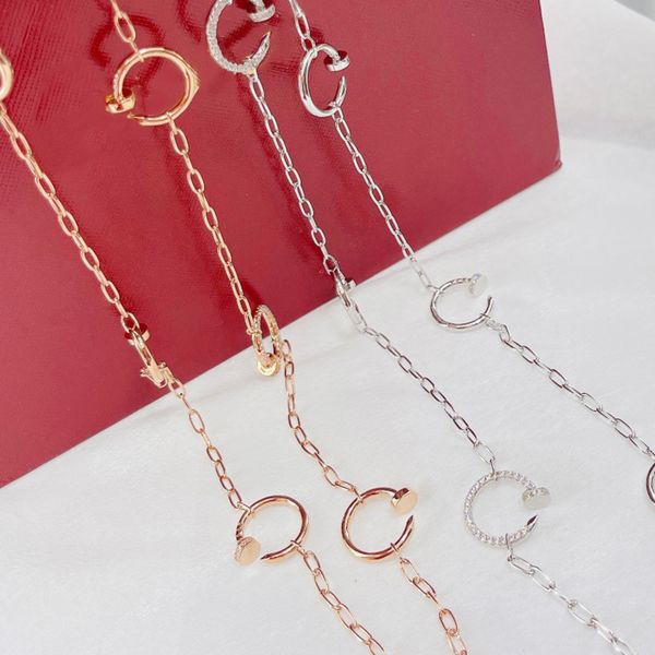 Número do colar de unhas para mulheres Designer Longo Colar Diamond Chain Hollow Gold Bated 18K T0P Qualidade de qualidade mais alta qualidade Moda requintada 004