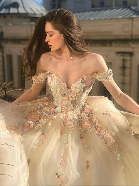 Wunderschönes Ballkleid, Champagner-Spitze, schulterfreies Quinceanera-Kleid, schulterfrei, elegante Blumen-Abschlussballkleider, 3D-Blumenapplikationen, Abendpartykleid, Geburtstags-Abschlusskleider