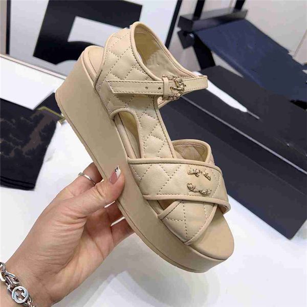 Chanells Chanellies Womens Sandals Fashion Luxury Popular marchio Business Work Chaannel Letter Letter Letter Womens Heels High Mens Flat Shoes 010-01