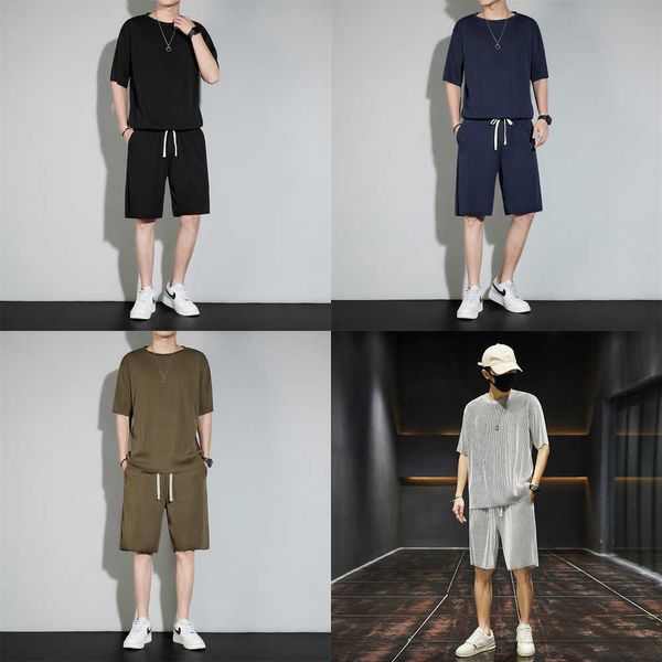 Tuta sportiva di moda Tute da uomo Estate Affari Maniche corte Casual Seta di ghiaccio Asciugatura rapida Tinta unita sottile T-shirt nera Pantaloncini a due pezzi Set Uomo M-4XL