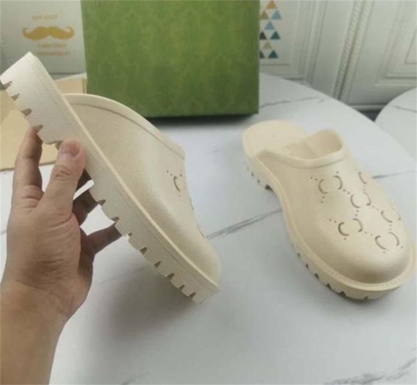 2023 pantofole di lusso designer sandali con piattaforma cava da donna da donna realizzati con materiali trasparenti scarpe da donna sexy alla moda belle e soleggiate sulla spiaggia chan886