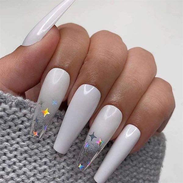 Unghie finte 24 pezzi / set bara lunga falso laser stella bianca decalcomania copertura completa ballerina punte per nail art con colla strumenti per unghie artificiali