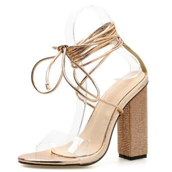 Sandalen Damen PU Pailletten Stoff Schnürung 11,5 cm quadratischer Absatz High Heels Peep Toe Strasssteine vorne hinten Riemen flach Beige