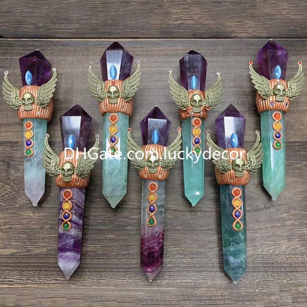 Natürlicher Amethyst Fluorit Punkt Altarwerkzeuge Kunst Mystischer Steinturm Zauberer Hexe Cosplay Zauberstab Handgefertigter Quarzkristall Obelisk Schädelflügel Meditationszepter